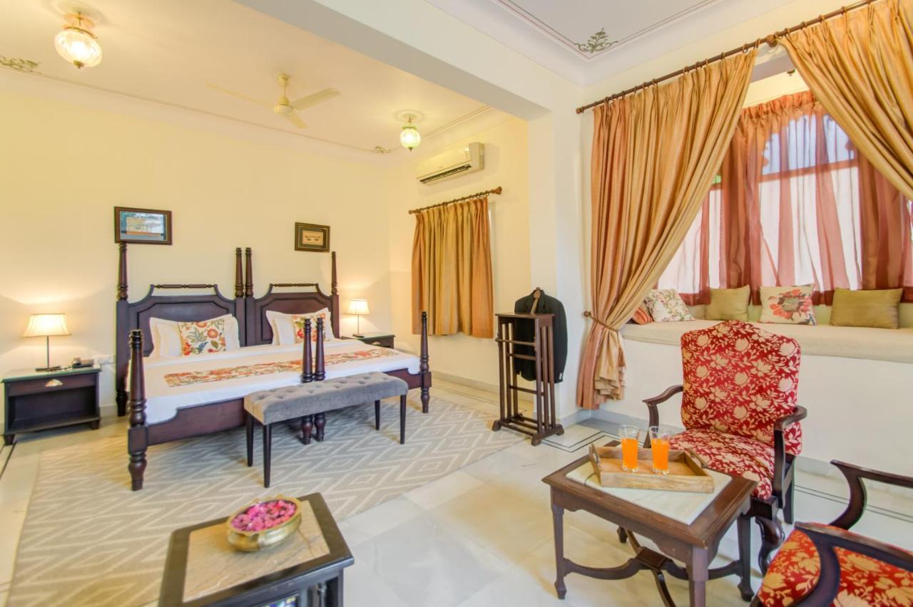 Akshay Niwas Boutique Luxury Hotel Удайпур Экстерьер фото